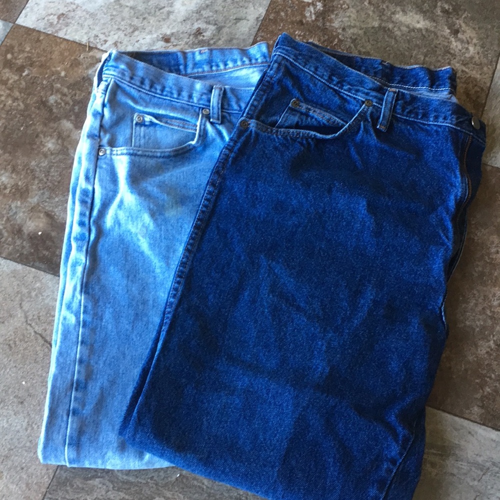Wrangler “Comfort” Jeans 2 Pair Bundle 40 x 30